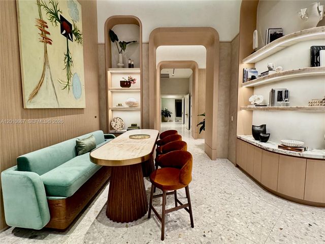 77 SE 5th St 4002, Miami, FL 33131