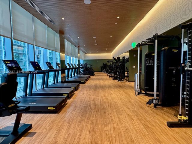 77 SE 5th St 4002, Miami, FL 33131