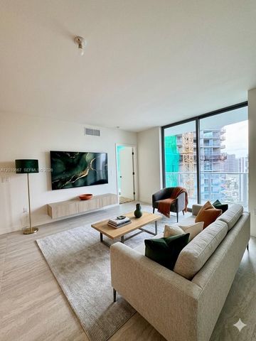 77 SE 5th St 4002, Miami, FL 33131