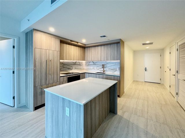 77 SE 5th St 4002, Miami, FL 33131