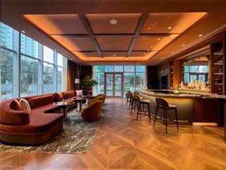 77 SE 5th St 4002, Miami, FL 33131