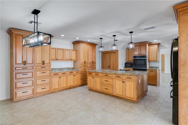 1623 SW 6th AVE, Cape Coral, FL 33991