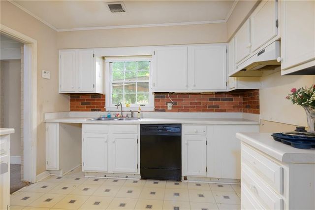800 Graymont Drive, Mobile, AL 36608