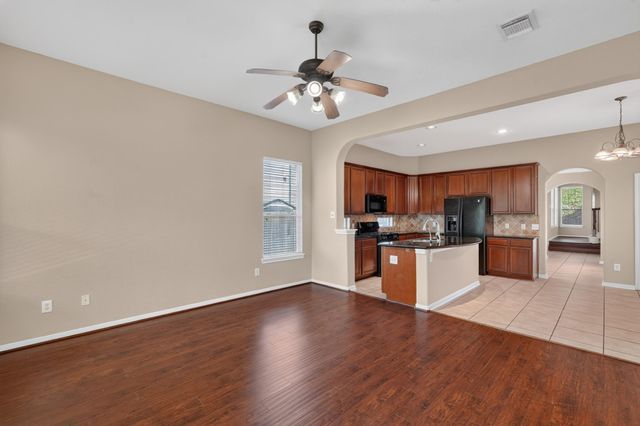 138 Zephyr Bend Place, The Woodlands, TX 77381