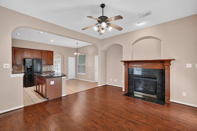 138 Zephyr Bend Place, The Woodlands, TX 77381
