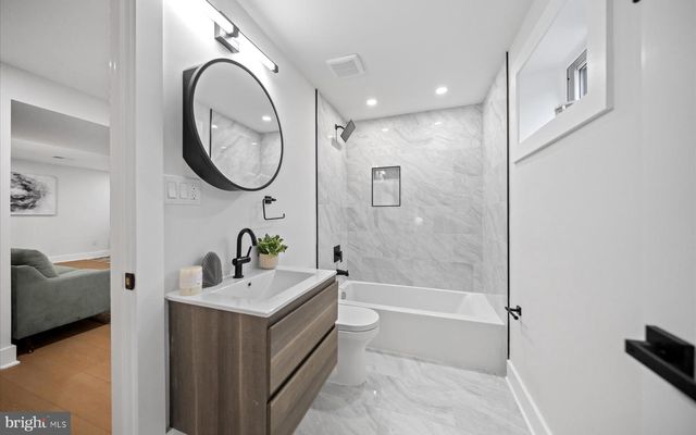 6605 3RD ST NW, Washington, DC 20012