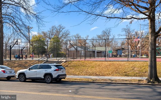 6605 3RD ST NW, Washington, DC 20012