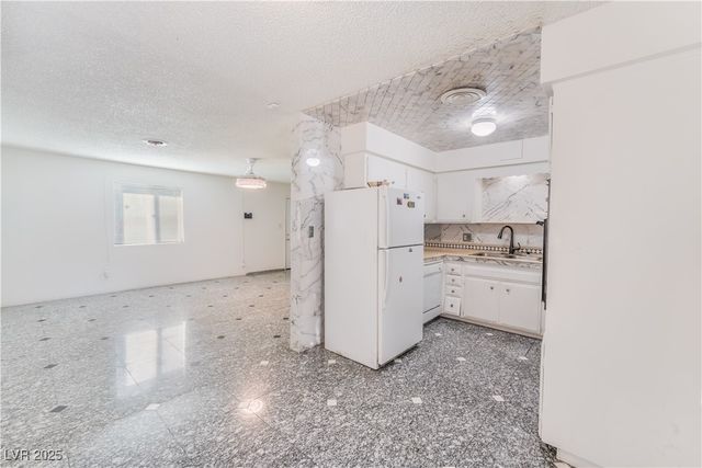 323 Beaumont Street, Las Vegas, NV 89106