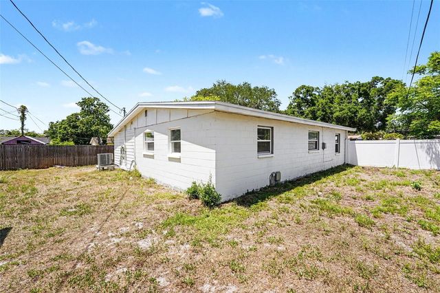 9346 89TH AVE, Seminole, FL 33777