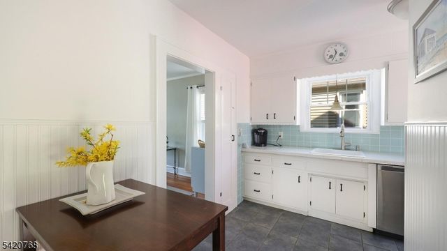 24 Greaves Pl, Cranford Twp., NJ 07016