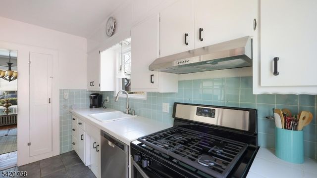 24 Greaves Pl, Cranford Twp., NJ 07016