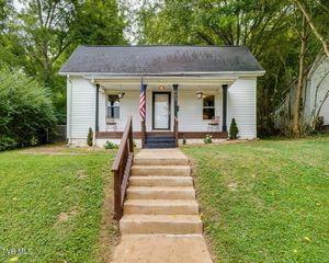 403 West Poplar Street, Johnson City, TN 37604