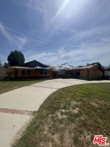 9312 Lasaine Avenue, Northridge, CA 91325