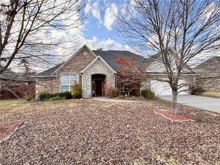 8916 Southridge Drive, Fort Smith, AR 72908