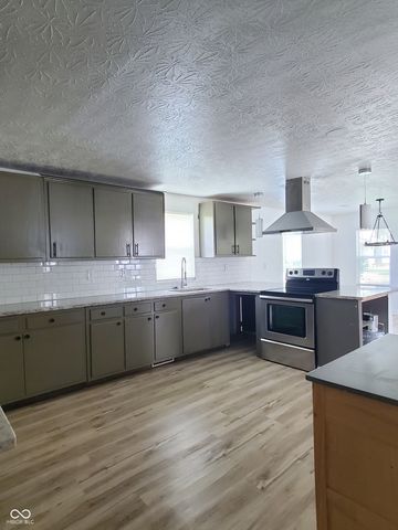 3112 S Lockburn Street, Indianapolis, IN 46221