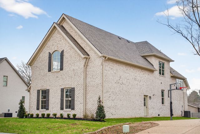 124 Scarsdale Dr, S, Hendersonville, TN 37075