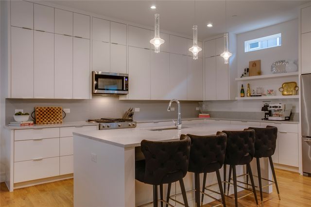 4223 Holland Avenue 102, Dallas, TX 75219