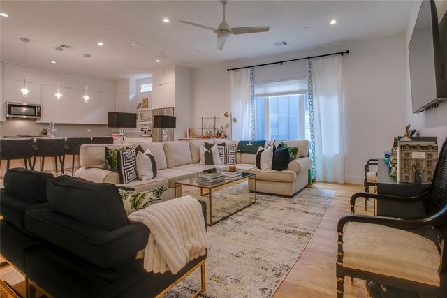 4223 Holland Avenue 102, Dallas, TX 75219