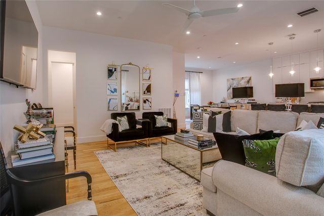 4223 Holland Avenue 102, Dallas, TX 75219