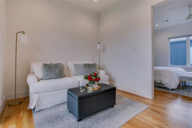 4223 Holland Avenue 102, Dallas, TX 75219