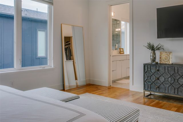 4223 Holland Avenue 102, Dallas, TX 75219