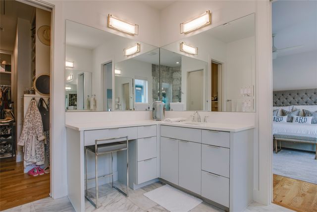 4223 Holland Avenue 102, Dallas, TX 75219