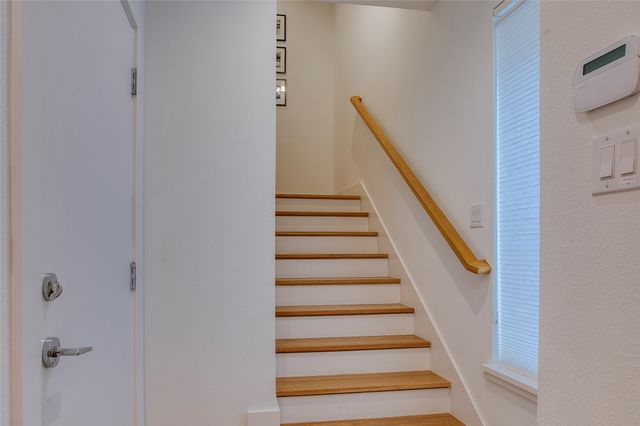 4223 Holland Avenue 102, Dallas, TX 75219