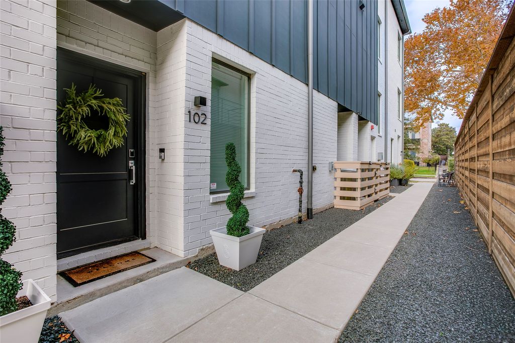 4223 Holland Avenue 102, Dallas, TX 75219