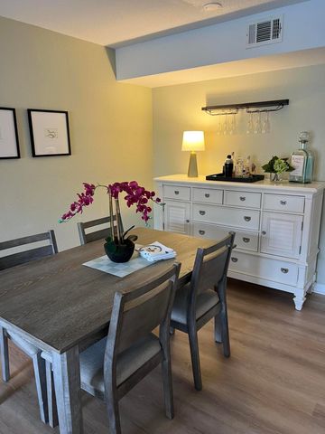 241 SW Palm Dr Apt 203, Port St Lucie, FL 34986