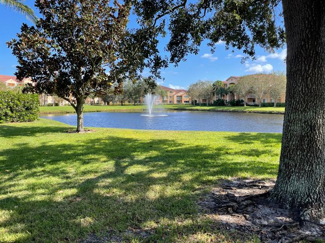 241 SW Palm Dr Apt 203, Port St Lucie, FL 34986