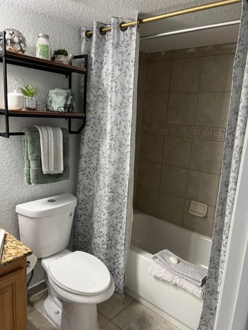 241 SW Palm Dr Apt 203, Port St Lucie, FL 34986