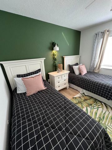 241 SW Palm Dr Apt 203, Port St Lucie, FL 34986