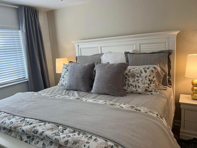 241 SW Palm Dr Apt 203, Port St Lucie, FL 34986