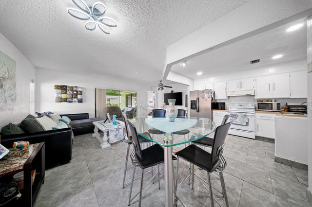 1442 Summit Run Circle, West Palm Beach, FL 33415