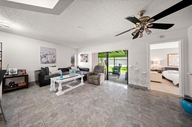 1442 Summit Run Circle, West Palm Beach, FL 33415