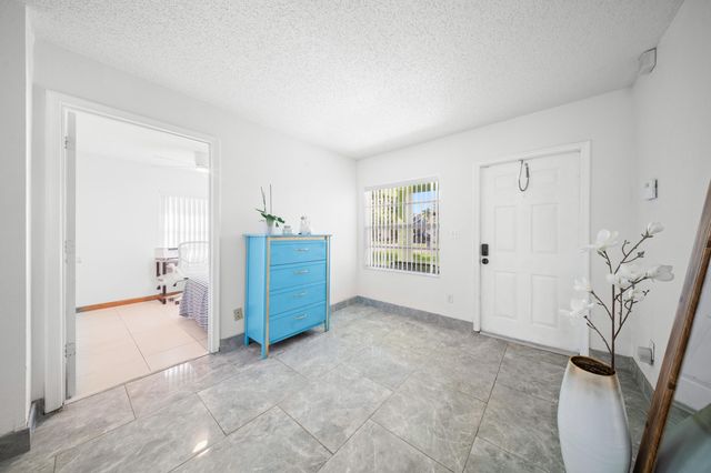 1442 Summit Run Circle, West Palm Beach, FL 33415