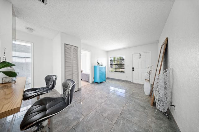 1442 Summit Run Circle, West Palm Beach, FL 33415