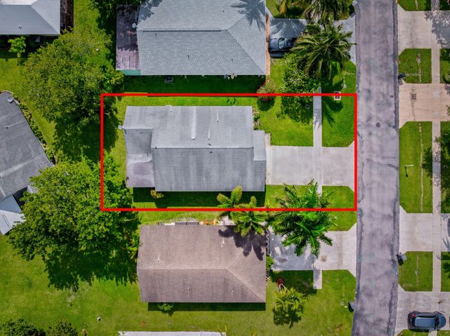 1442 Summit Run Circle, West Palm Beach, FL 33415