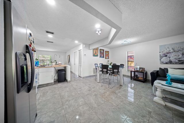 1442 Summit Run Circle, West Palm Beach, FL 33415