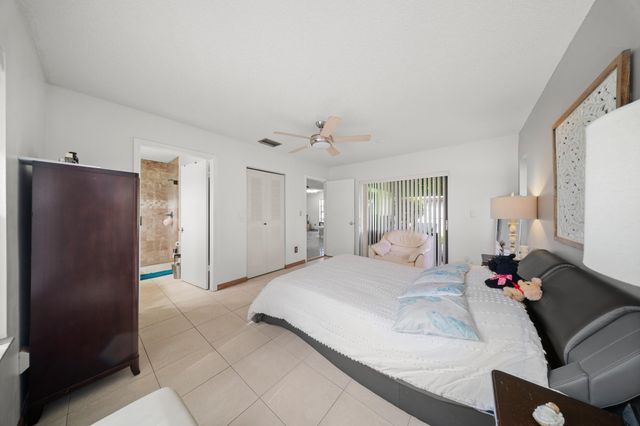 1442 Summit Run Circle, West Palm Beach, FL 33415