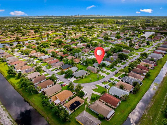 1442 Summit Run Circle, West Palm Beach, FL 33415