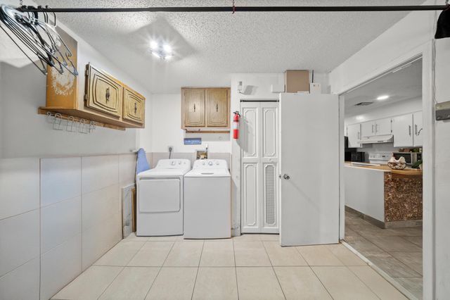1442 Summit Run Circle, West Palm Beach, FL 33415