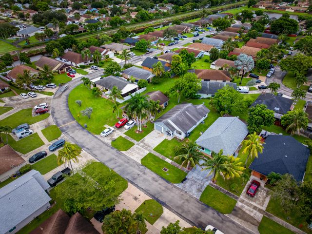 1442 Summit Run Circle, West Palm Beach, FL 33415
