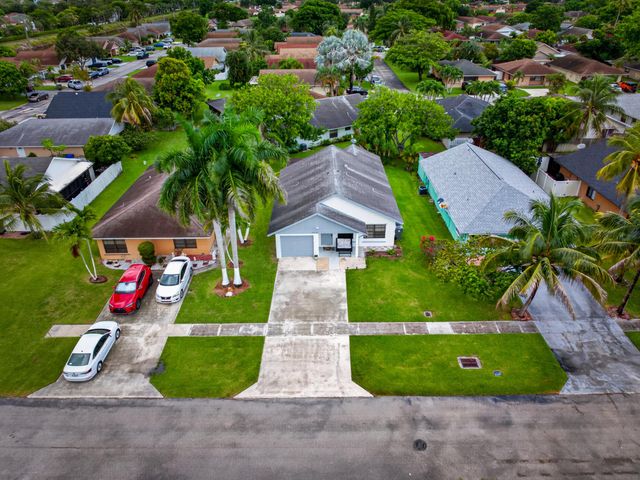 1442 Summit Run Circle, West Palm Beach, FL 33415