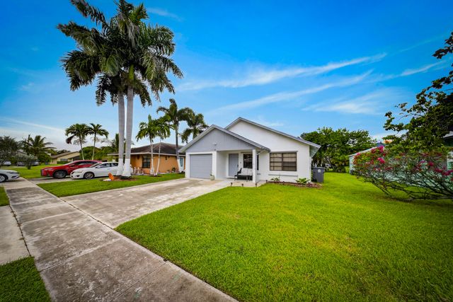 1442 Summit Run Circle, West Palm Beach, FL 33415
