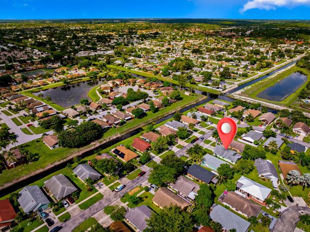 1442 Summit Run Circle, West Palm Beach, FL 33415