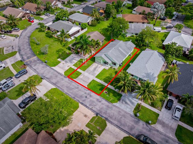 1442 Summit Run Circle, West Palm Beach, FL 33415