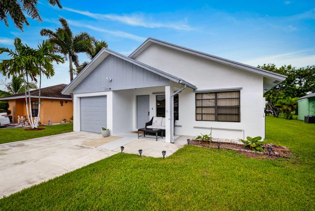 1442 Summit Run Circle, West Palm Beach, FL 33415