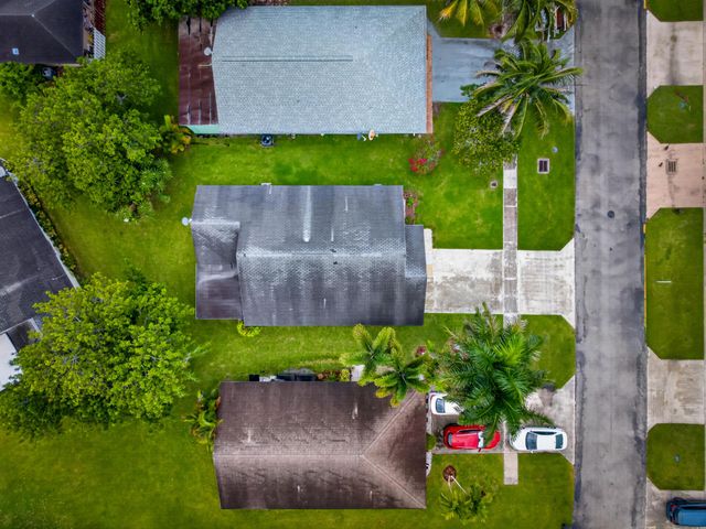 1442 Summit Run Circle, West Palm Beach, FL 33415