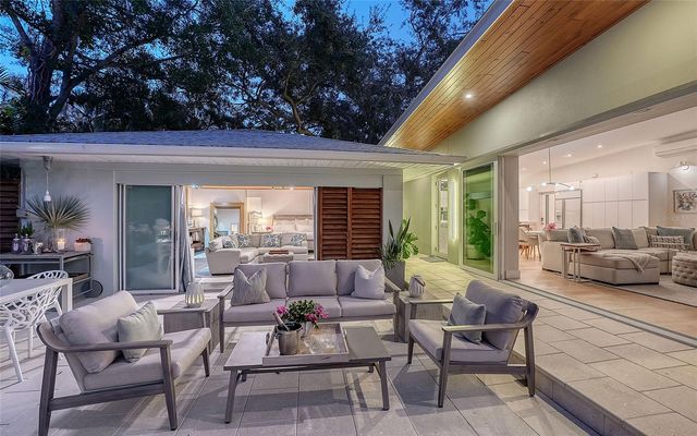 1731 CUNLIFF LANE, Sarasota, FL 34239